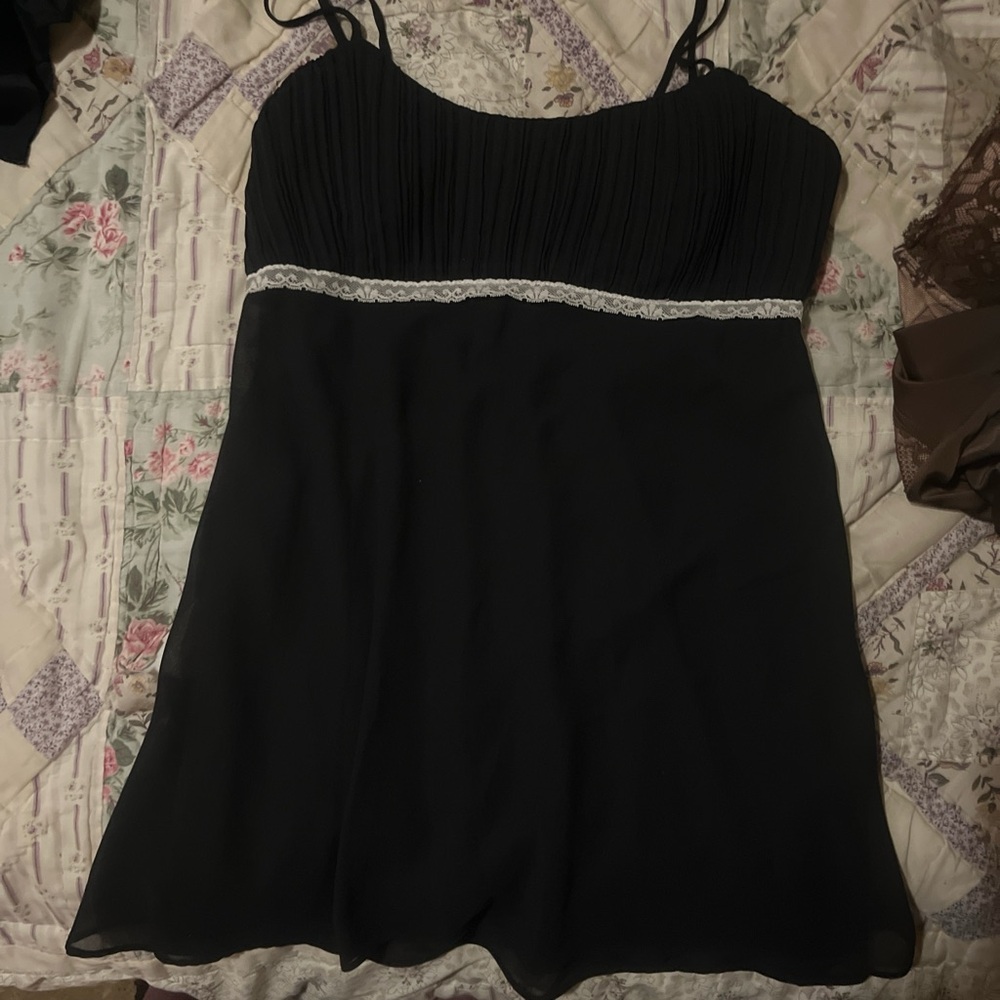Elegant Black Dress with Lace Detail